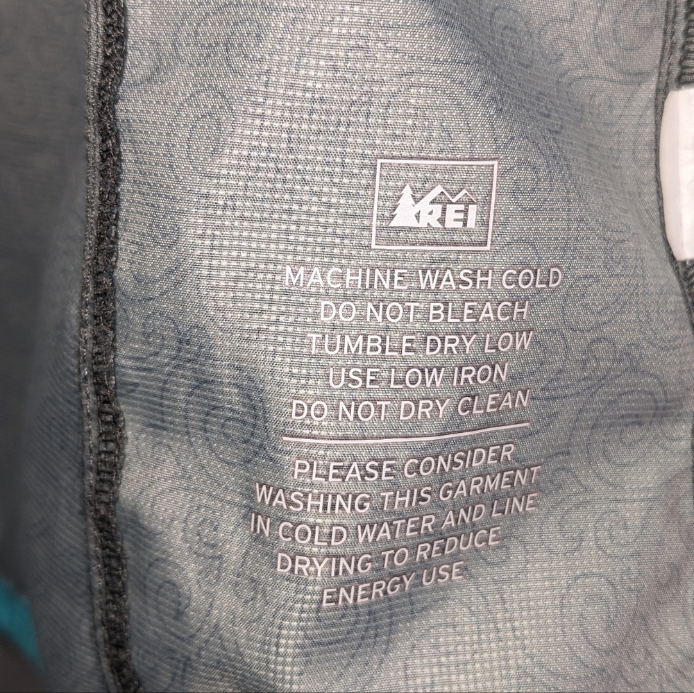 REI Women's Black Paisley Printed Lightweight Biking Jacket with Blue Accents XS - Picture 7 of 14